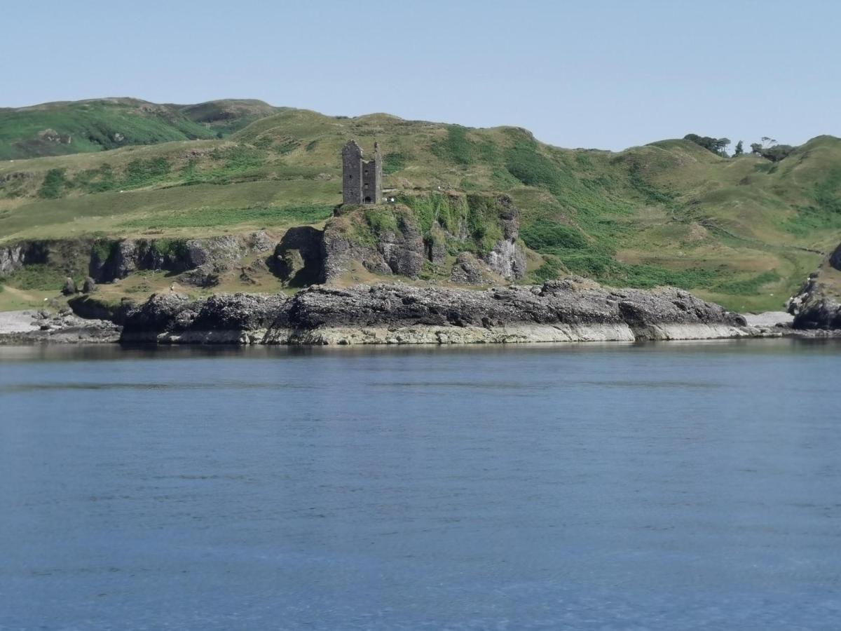 Oban Youth Hostel Zewnętrze zdjęcie Dunskey Castle