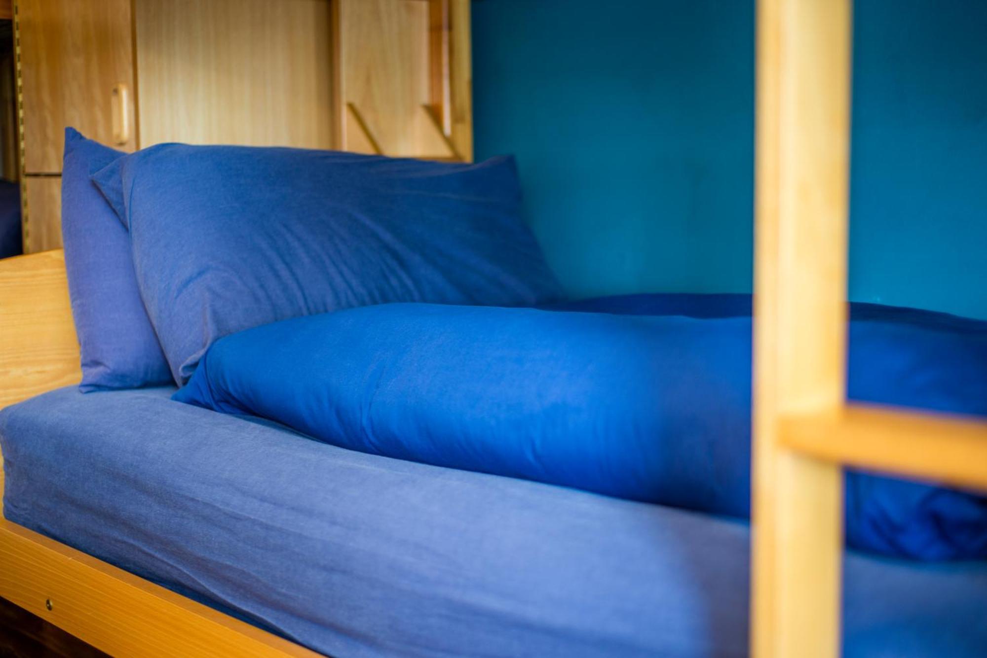 Oban Youth Hostel Zewnętrze zdjęcie A bolster pillow